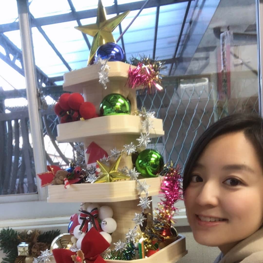 藤林温子さんのインスタグラム写真 - (藤林温子Instagram)「. かくれんぼ . 三宝が積み重なると 迫力ありました . 取材した吉谷木工所の吉谷さんも インスタ映えでしょ！ っと仰っていました！ 木の香りに癒されました #三宝」12月15日 14時56分 - atsuko_fujibayashi