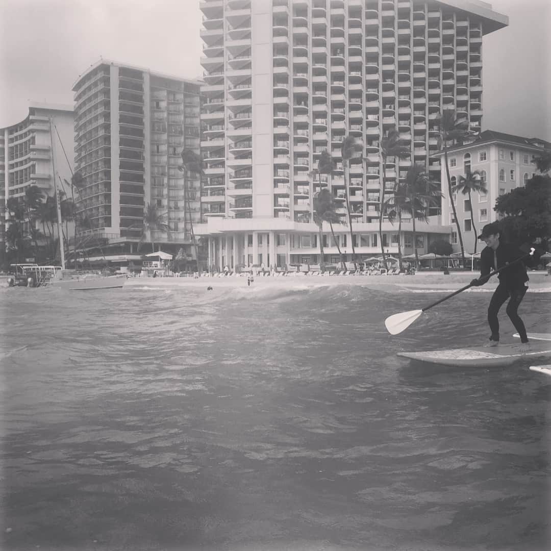 萬田久子さんのインスタグラム写真 - (萬田久子Instagram)「今回のハワイ🏝は初挑戦尽くし💕 マラソン🏃‍♀️&サップ🏄‍♀️ #ハワイ #ホノルル #海 #サップ #ロングボード #初挑戦 #砂浜 #ワンピース #萬田久子」12月16日 4時08分 - hisako.manda_official