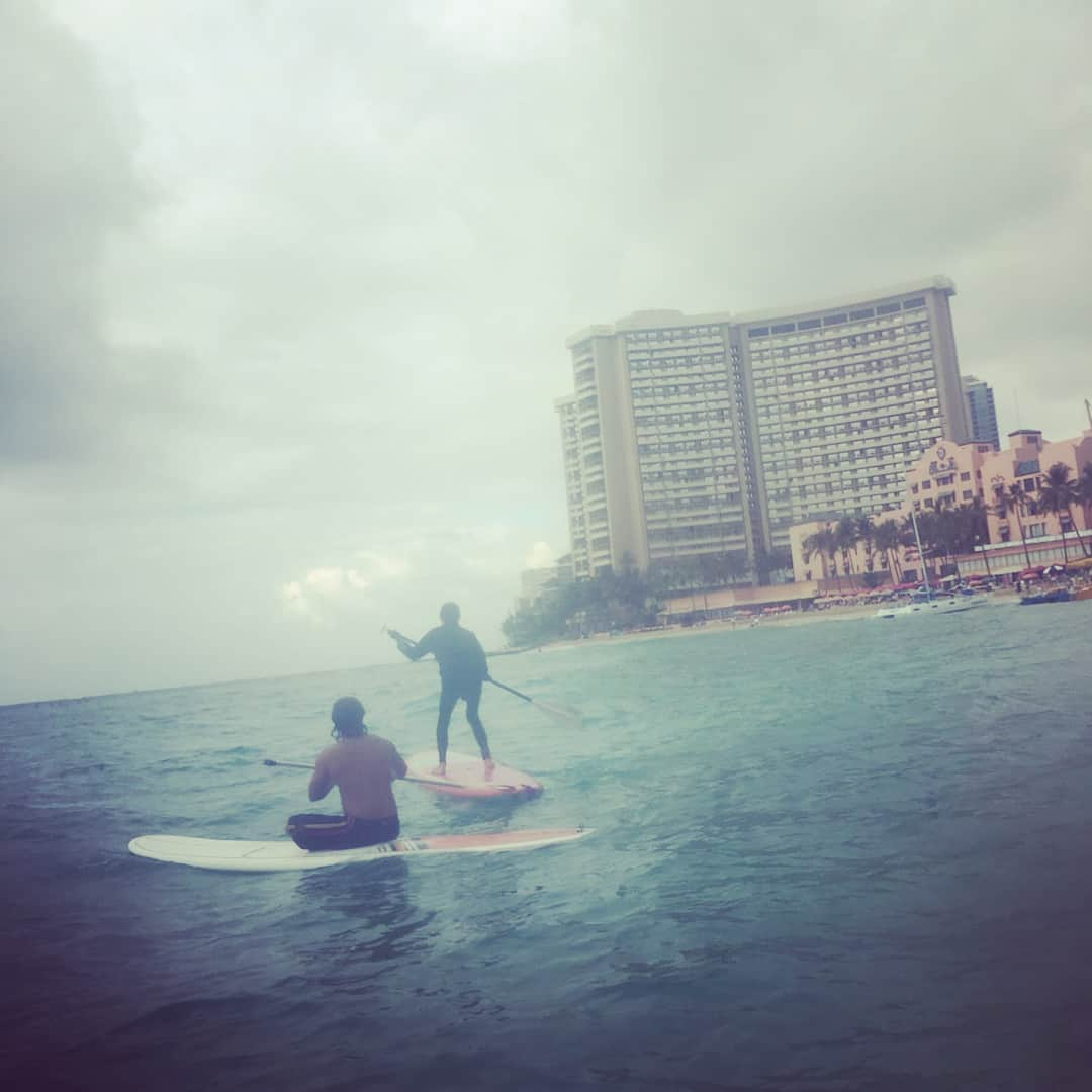 萬田久子さんのインスタグラム写真 - (萬田久子Instagram)「今回のハワイ🏝は初挑戦尽くし💕 マラソン🏃‍♀️&サップ🏄‍♀️ #ハワイ #ホノルル #海 #サップ #ロングボード #初挑戦 #砂浜 #ワンピース #萬田久子」12月16日 4時08分 - hisako.manda_official