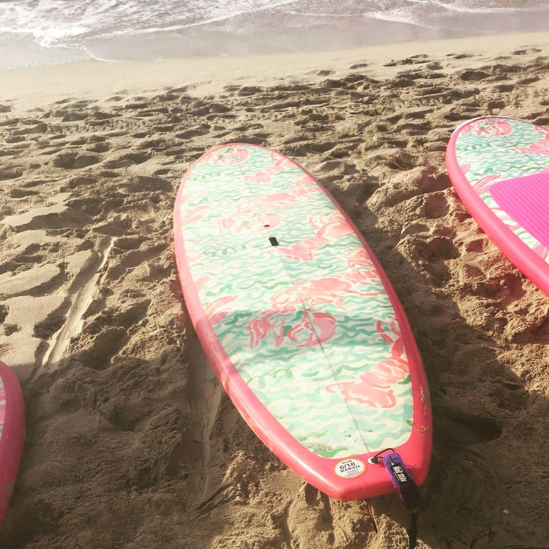 萬田久子さんのインスタグラム写真 - (萬田久子Instagram)「今回のハワイ🏝は初挑戦尽くし💕 マラソン🏃‍♀️&サップ🏄‍♀️ #ハワイ #ホノルル #海 #サップ #ロングボード #初挑戦 #砂浜 #ワンピース #萬田久子」12月16日 4時08分 - hisako.manda_official