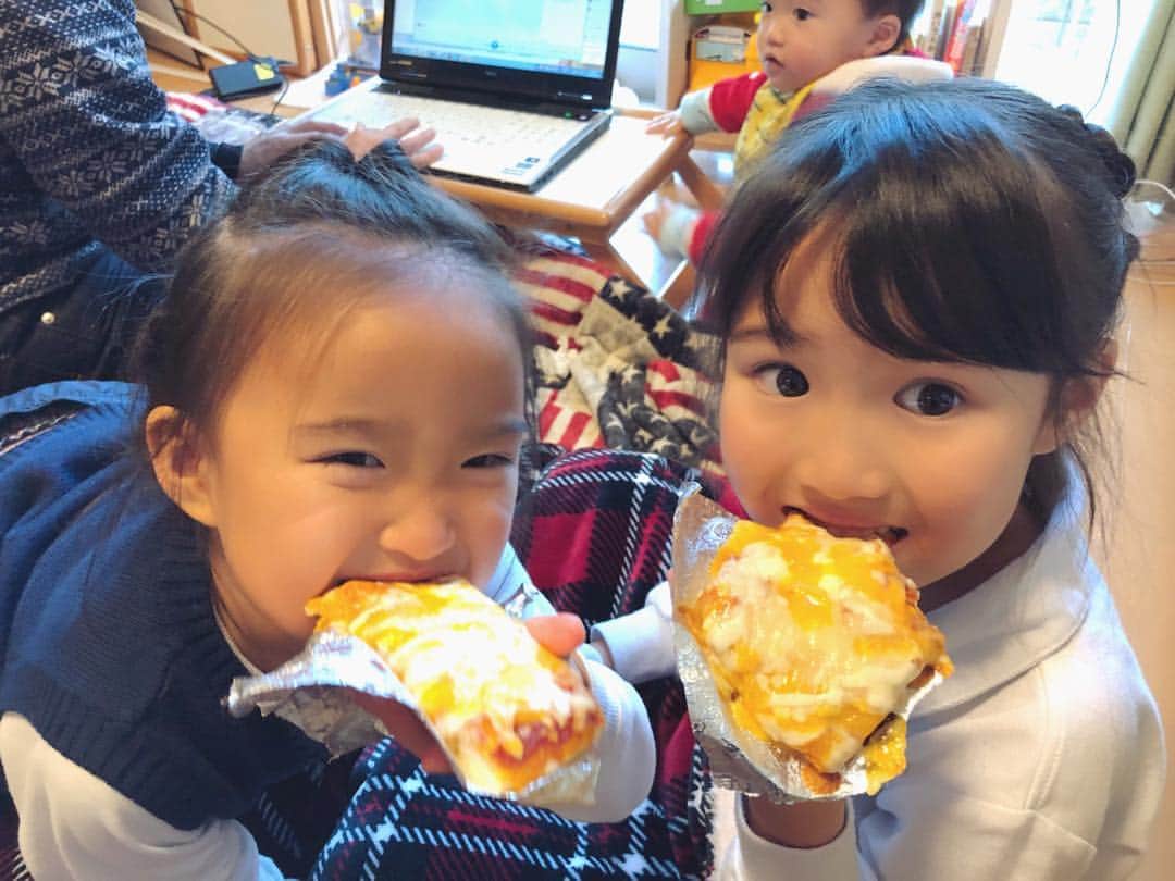 木村沙織さんのインスタグラム写真 - (木村沙織Instagram)「・ #コストコ のピザ 美味しいねー。🍕🍕🍕」12月15日 19時43分 - saoriiiii819