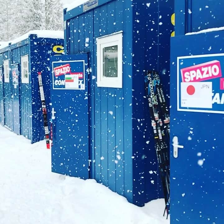 レンティング陽のインスタグラム：「Heavy snowing in Toblach this morning!」