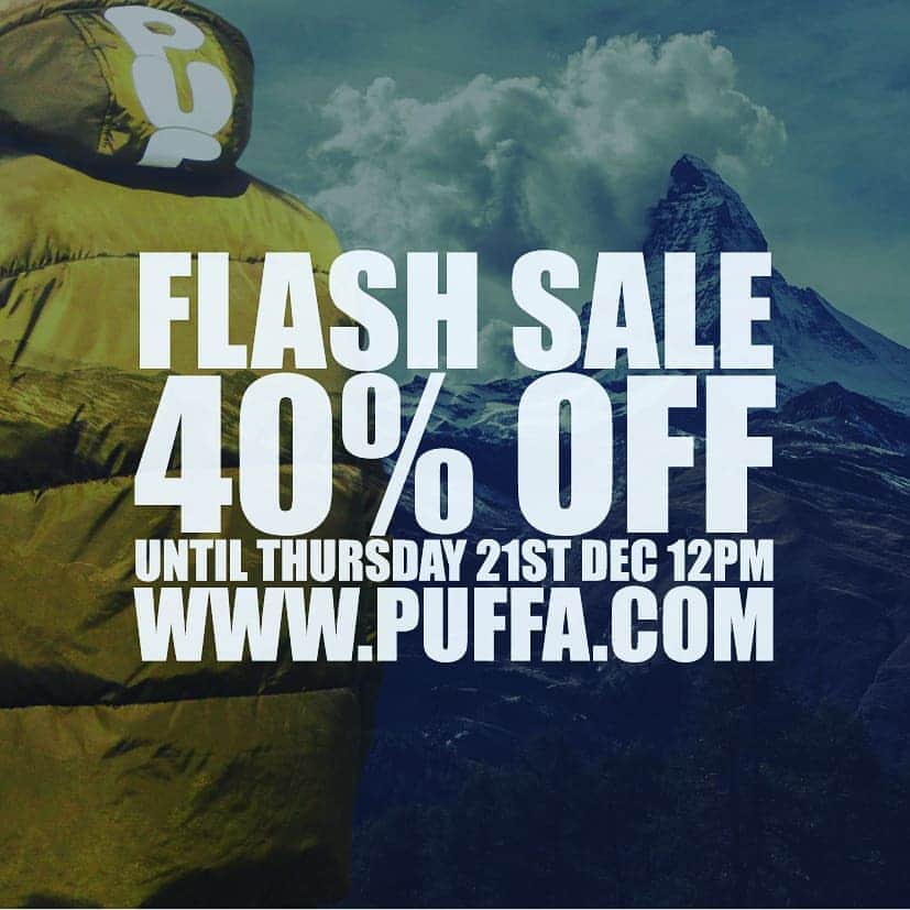 パッファのインスタグラム：「It's here.... our flash sale, order before 12pm on Thursday 21st and those in the UK will receive their jackets the next day. Team Puffa..」