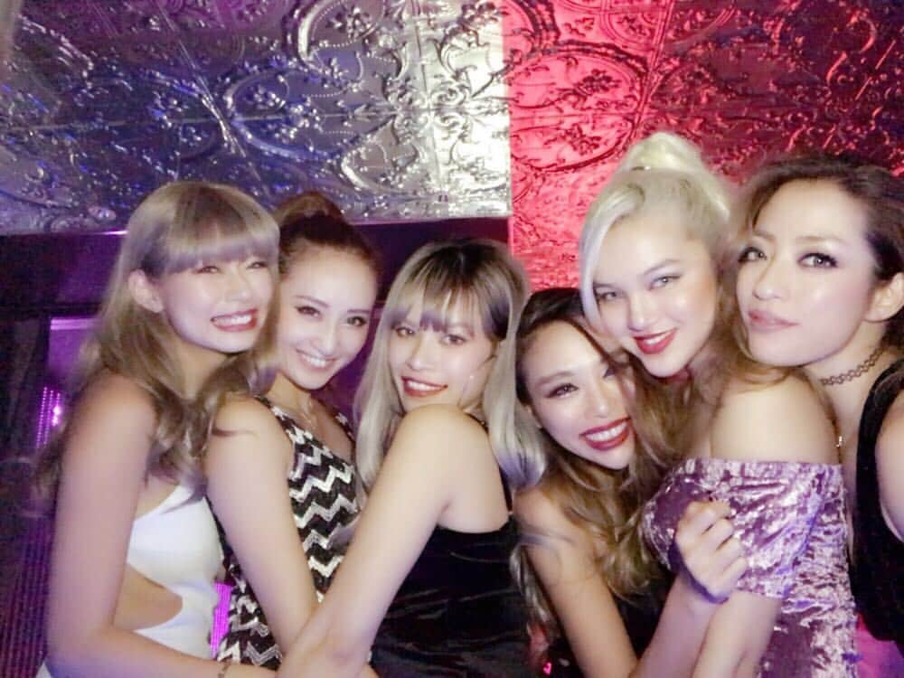 YUKAさんのインスタグラム写真 - (YUKAInstagram)「らぶっ😙💓 今日はりえにいっぱいお酒を与えましょう🎂❤️ オープンのバーレスクショーから踊るよん💃 待ってまーす💁‍♀️💓 . #eletokyo #eledolls #dancer #らぶ」12月16日 22時43分 - yukarolly