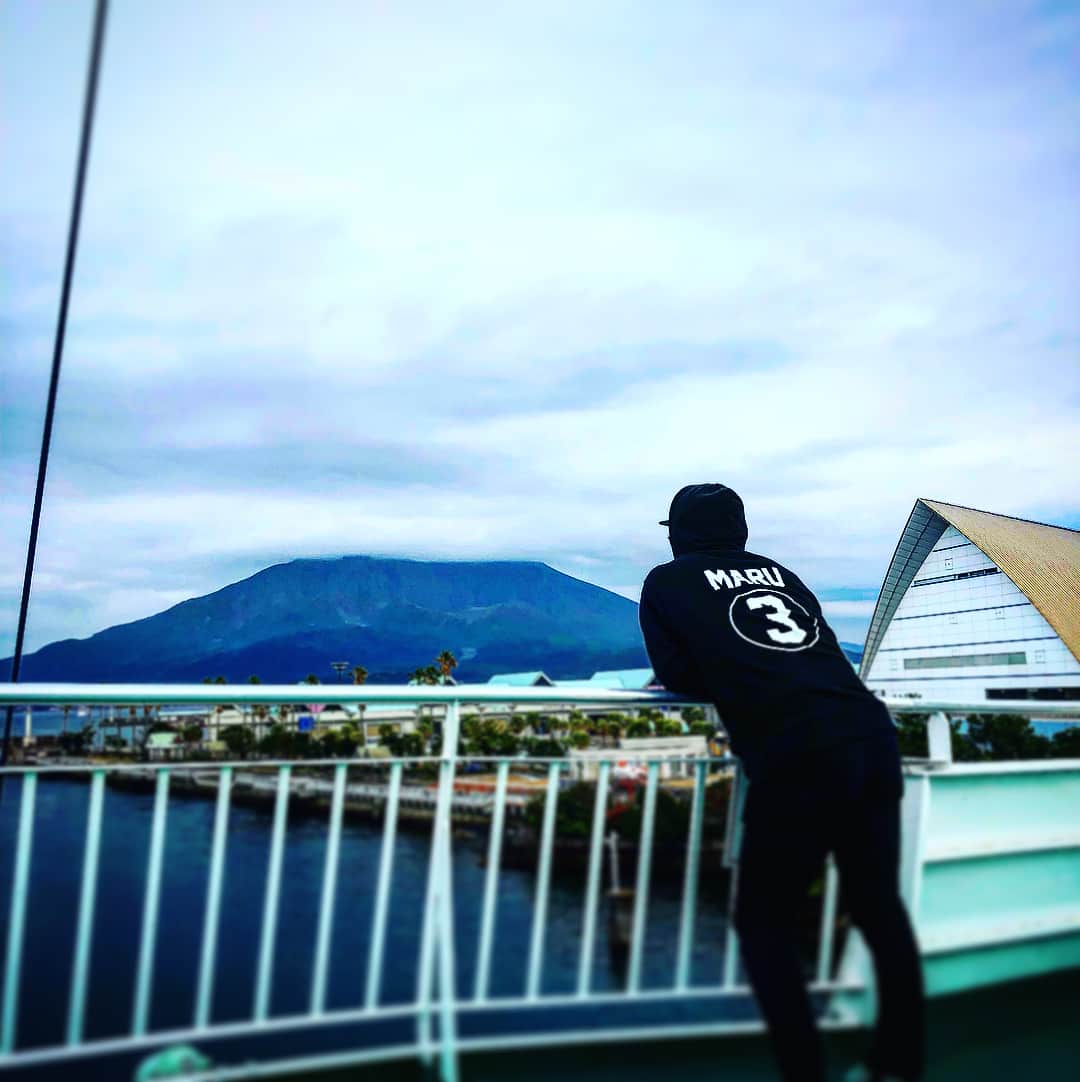 祖父江大輔のインスタグラム：「#鹿児島#桜島#フェリー#桜島をランニング🏃🏽‍♂️」