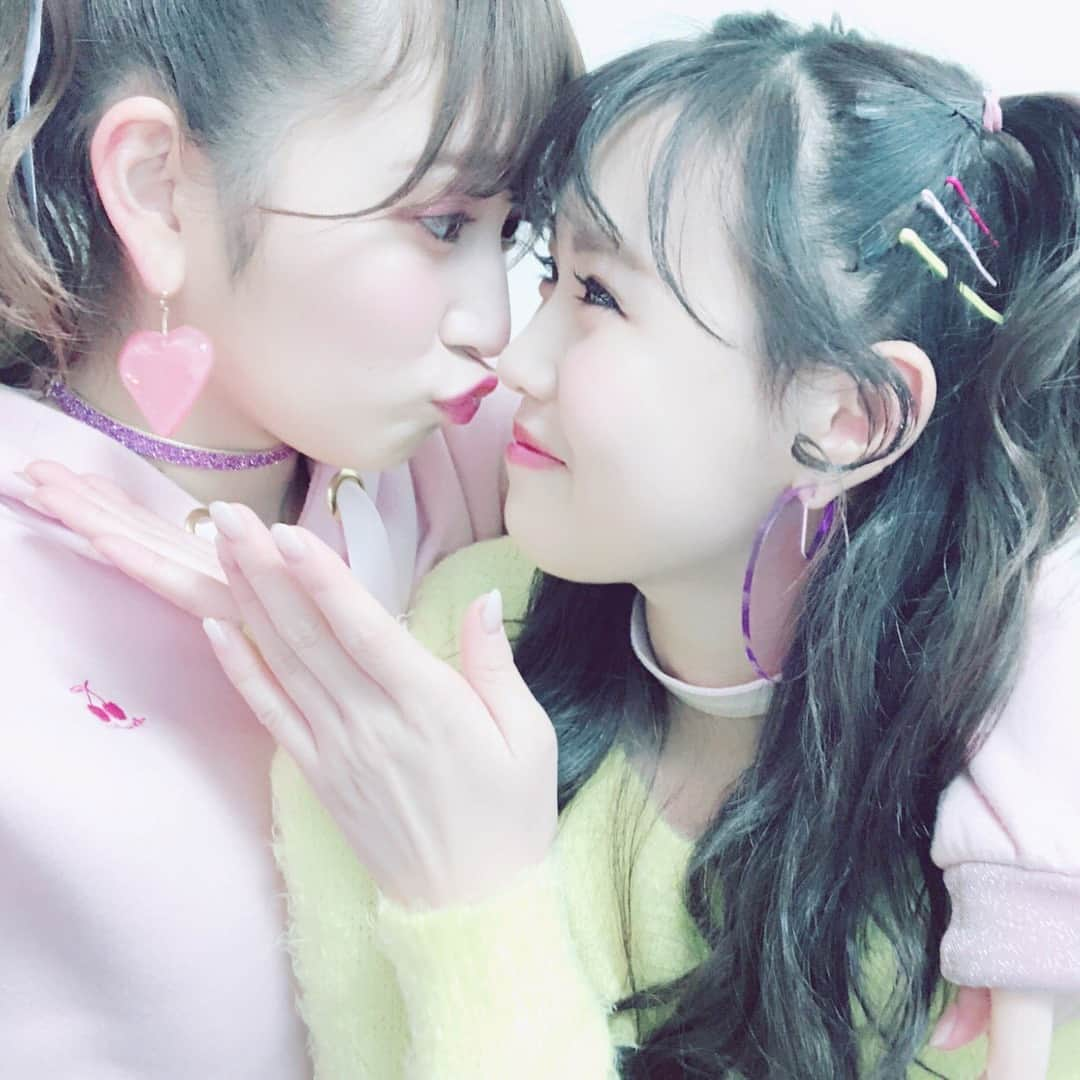 吉田朱里さんのインスタグラム写真 - (吉田朱里Instagram)「ちゅう😘#whichone」12月16日 16時49分 - _yoshida_akari