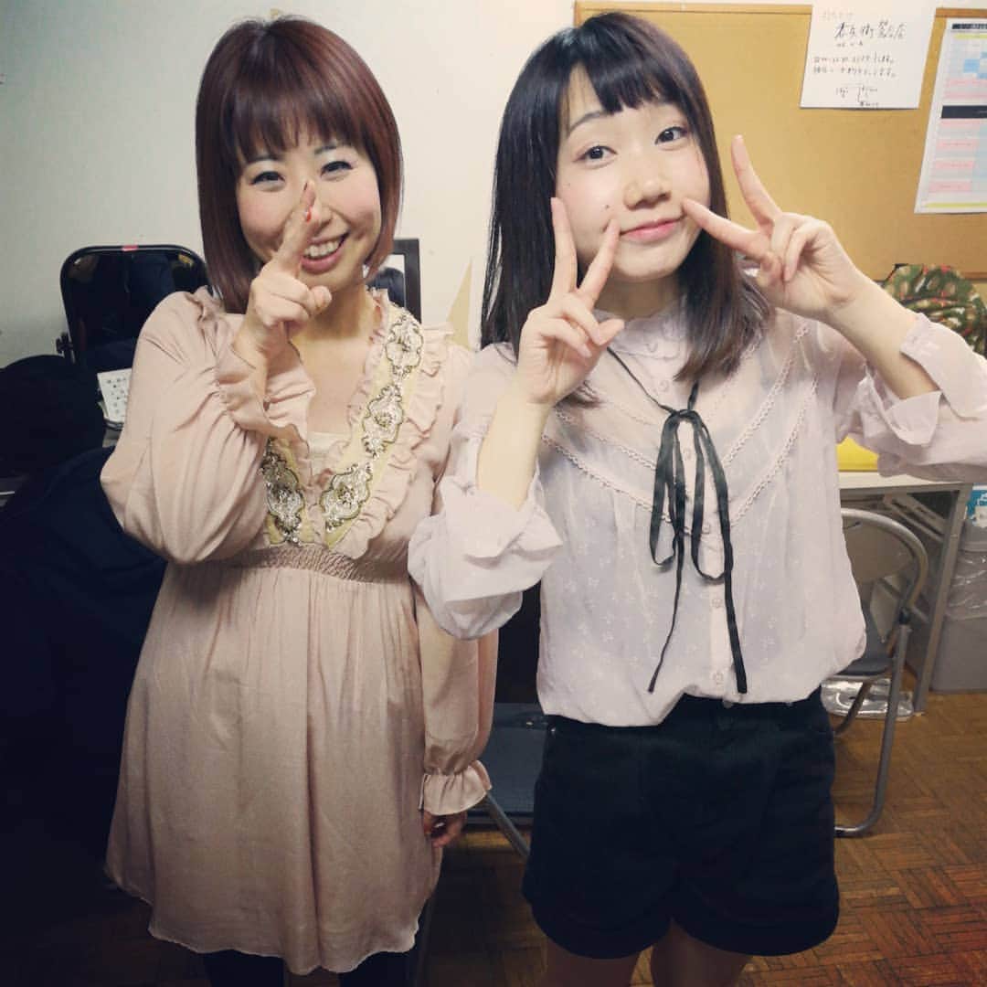 みさこのインスタグラム：「柴さんと！チーナ10周年本当に本当におめでとうです。ひさびさに柴さんと演ったかまってちゃんライブも楽しくて、チーナのライブのときはほぼずっと泣いてて…チーナフィルさんとのコラボ「雨宮せつな」では鈴もシャンシャンさせていただきました。本名鈴木だけに🎄✨いやぁ10周年てこんなにいいものなのかなあと思ってしまった。出た人作った人来てくれた人全員と今日を共有できて私も嬉しかったです。感謝🙏！！ #チーナ10周年 #チーナ #チーナフィルハーモニックオーケストラ #神聖かまってちゃん」
