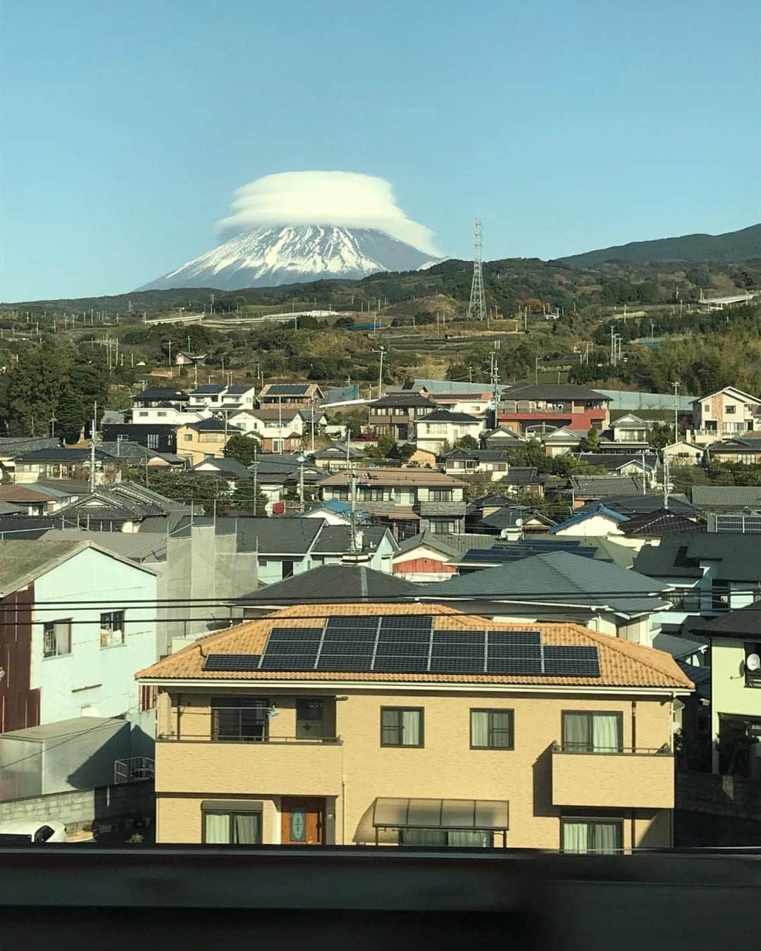 西森洋一さんのインスタグラム写真 - (西森洋一Instagram)「この富士山、凄いね。 #日記ライブ #いんすたばえ  #いんすたばえってやつ」12月16日 17時30分 - nishimori_monster