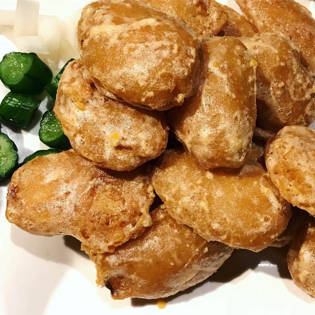 福田里香さんのインスタグラム写真 - (福田里香Instagram)「中はホクホク、外はサクパリ 塩卵入りのごく薄い衣で揚げた南瓜のフライ。 塩卵入りの衣かぁ。 ほう、ほう、ほお、へーへーへえ。 素敵なアイディアだ。 おかずなんだけどほとんどお菓子でした。 #客家料理 #台北」12月17日 0時48分 - riccafukuda