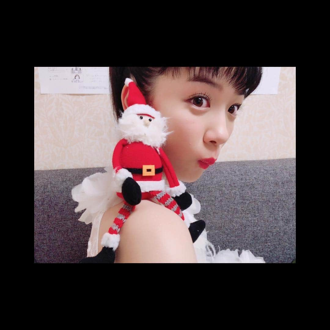 永野芽郁さんのインスタグラム写真 - (永野芽郁Instagram)「・ もうすぐクリスマス🎄 楽屋にサンタさんがいらっしゃいました☺︎ #お家に一緒に帰宅 #どこにいても可愛い」12月17日 16時16分 - mei_nagano0924official