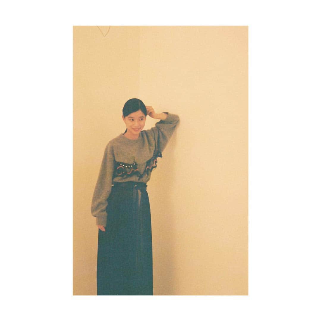 芳根京子さんのインスタグラム写真 - (芳根京子Instagram)「この衣装 すごく好みです。  #film」12月17日 8時38分 - yoshinekyoko