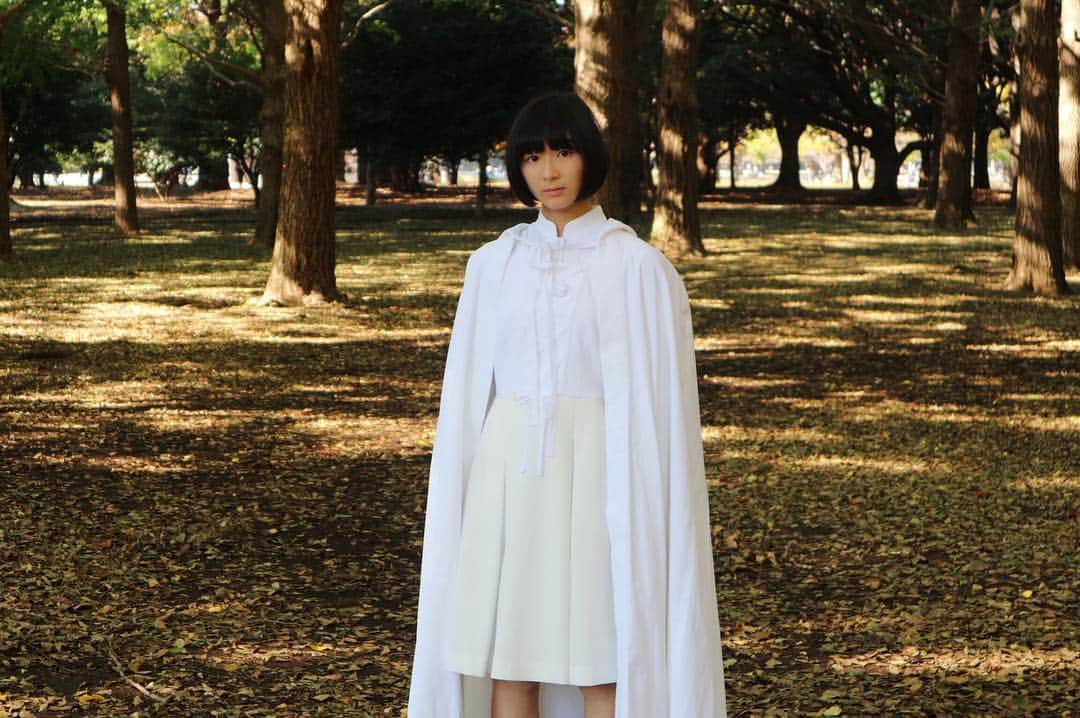アイドルネッサンスのインスタグラム：「【野本ゆめか】 ちょっと背景がCGみたい🙄 #アイドルネッサンス #野本ゆめか #新井乃亜 #あらちゃん写真館  #カメラ女子 #森 #葉っぱ #木 #少女 #eosm10 #instagood #japan #japanesegirl #photo #cute #일본 #아이돌」