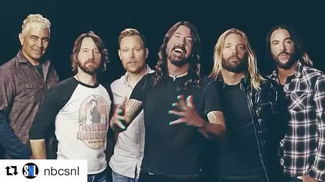 フー・ファイターズのインスタグラム：「LIVE. TONIGHT. #SNL」