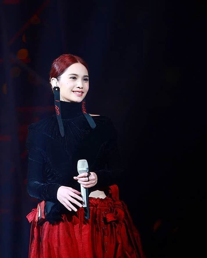 レイニー・ヤンさんのインスタグラム写真 - (レイニー・ヤンInstagram)「Congratulation Rainie for your wonderful concert ❤️ 祝贺丞琳精彩的演唱会  #rainie」12月18日 2時16分 - tuaslu