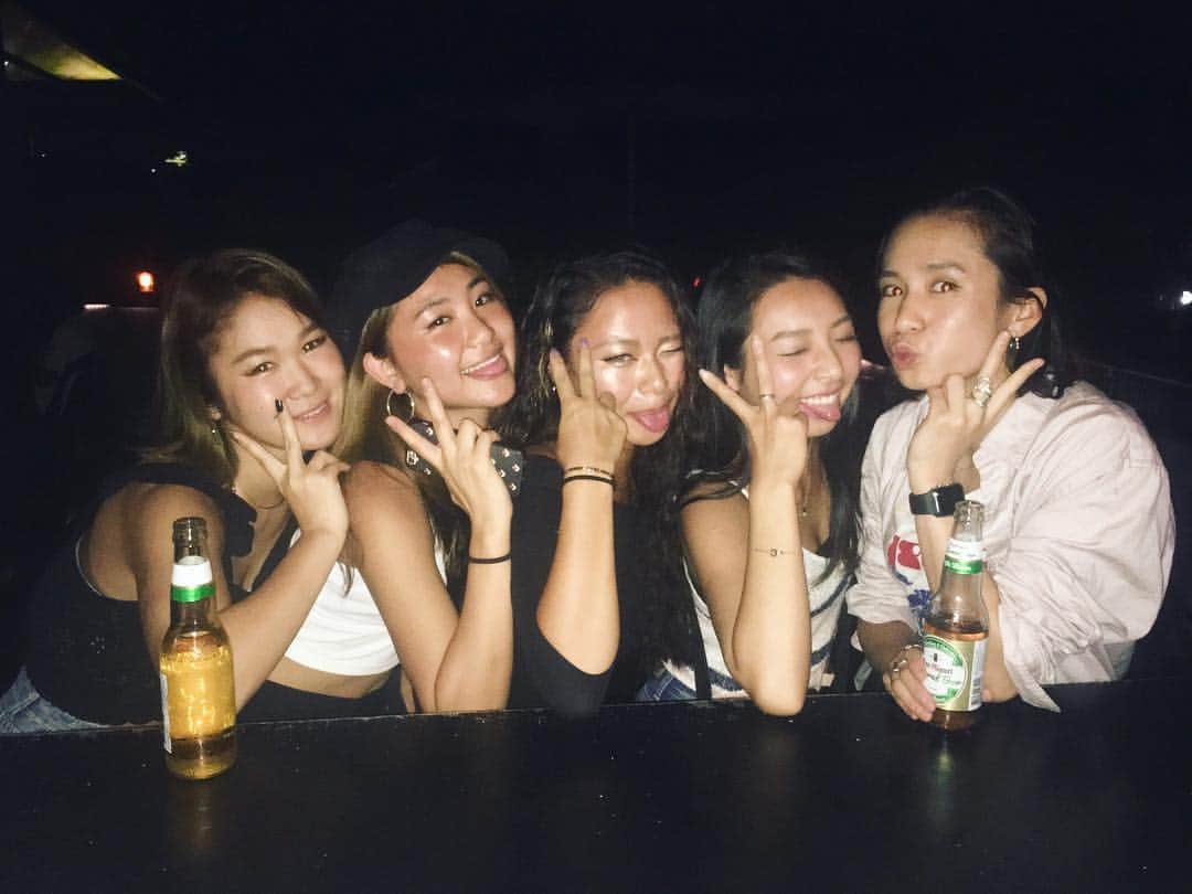 持永真実のインスタグラム：「. イケイケなお友達🍻🤩✌️🎶 久しぶりの夜遊び🎶😝❣️ #まみ留学 #まみinセブ #まみtrip #3Dacademy #cebu #セブ #留学」