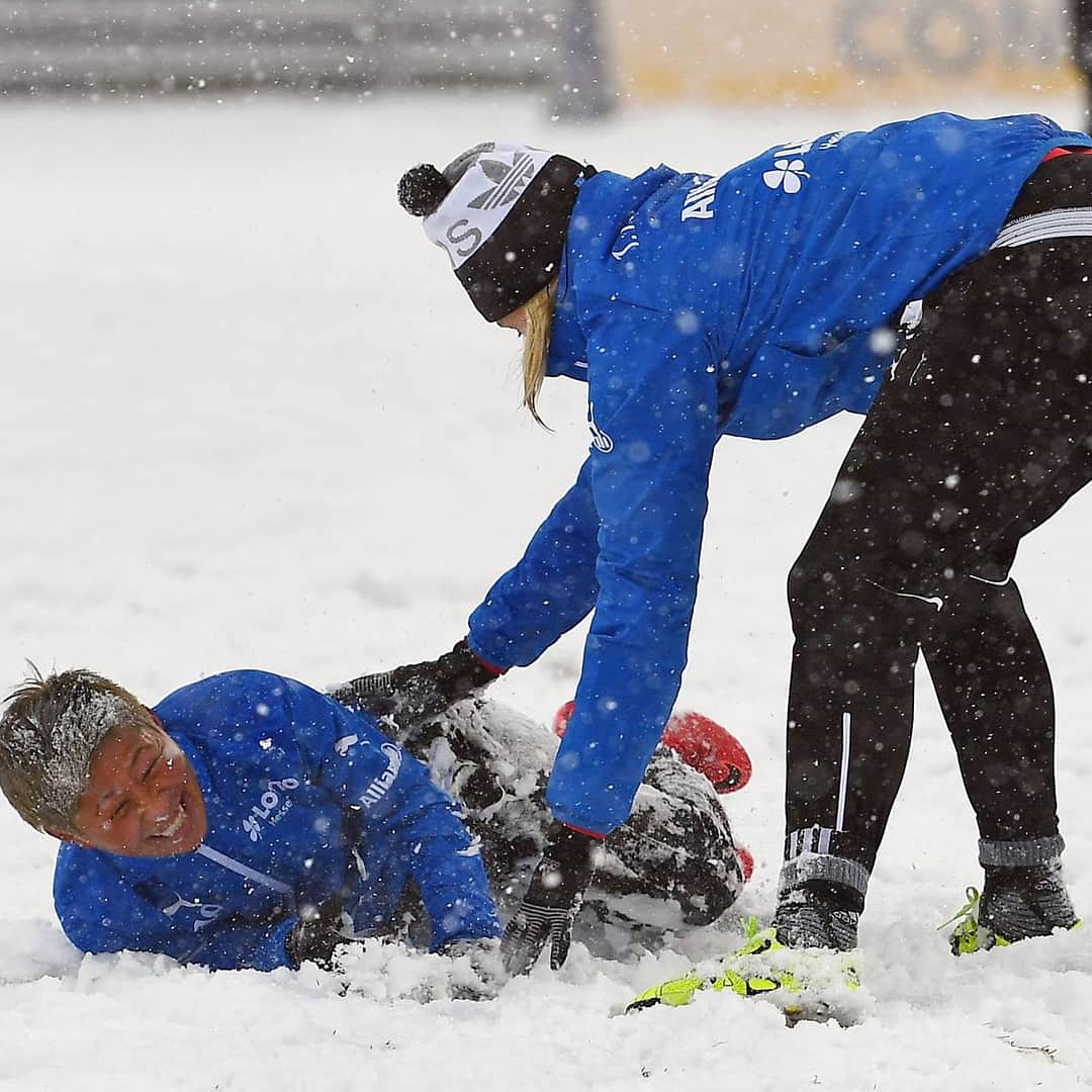 横山久美さんのインスタグラム写真 - (横山久美Instagram)「Letztes Spiel ⚽️ gegen Bayern München 💪🏾 今年最後の試合！ 雪の上だろーと寒さに負けず頑張ります！ 気持ち良く終わってウインターブレイクを迎えたい！ 行ってきまーす！！」12月17日 20時13分 - yoko10_official