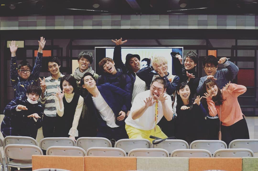 和泉杏さんのインスタグラム写真 - (和泉杏Instagram)「『ジャガモンドB面ライブ mark21 年末スペシャル』でした！ . ジャガジャガ、お客様、皆様、ありがとうございました！ . 写真は1部のメンバー！ . 全トークのテーマ『城戸派？斉藤派？』のトータルは、ドロー（笑） . ハルカラ『斉藤家派』でした♪ . 王子軍団♪ トナカイ軍団♪ 目悪くてウサギかと思ってた。 . . . #ジャガモンド #B面ライブ #幸あれ #斉藤と城戸でジャガモンド」12月17日 22時01分 - izumikyou