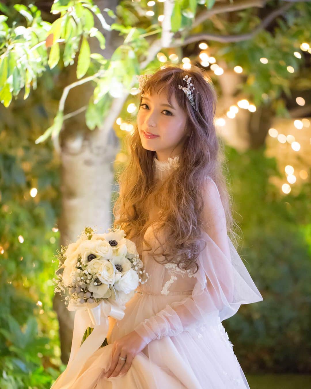 加藤千絵さんのインスタグラム写真 加藤千絵instagram このイルミ前の写真が 1番お気に入りです ㅤㅤㅤ Dress Svadbaveka It Was Wonderfull Wedding With Your Dress 結婚式 プレ花嫁 花嫁 卒花嫁 ウェディング ブライダル カラードレス ウェディング