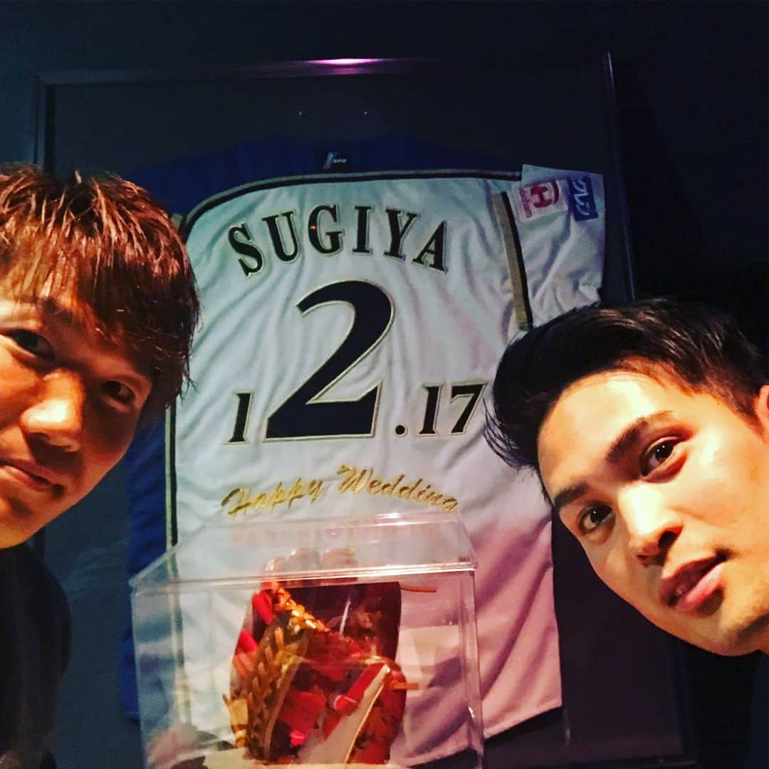 稲垣祥のインスタグラム：「中高一緒でずっと尊敬してる拳士さんの結婚パーティー🎉おめでとうございます😋 #杉谷拳士 #日本ハムファイターズ #学生の頃からずっと背中追いかけてる #帝京魂」