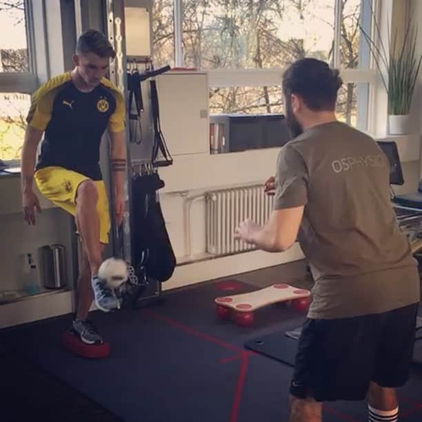 のインスタグラム：「Na endlich 😎🙏🏼⚽️ #comebackstronger#bvb#mp20  @peko185」