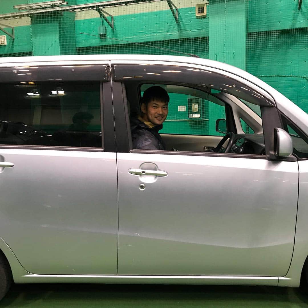 荒木貴裕さんのインスタグラム写真 - (荒木貴裕Instagram)「うぐさんが乗るとマリカーみたい(笑)」1月12日 16時30分 - a.lucky.t