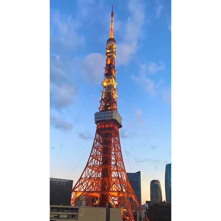 出浦寛子（HIROKO）のインスタグラム：「. . #OutOfMyHead #CHARIXCX #music #movie #video #Timelapse #tl #🗼 #tokyotower #Tokyo #JAPAN #cjhiroko #cjd_hiroko #detsuko #deurahiroko . . .」