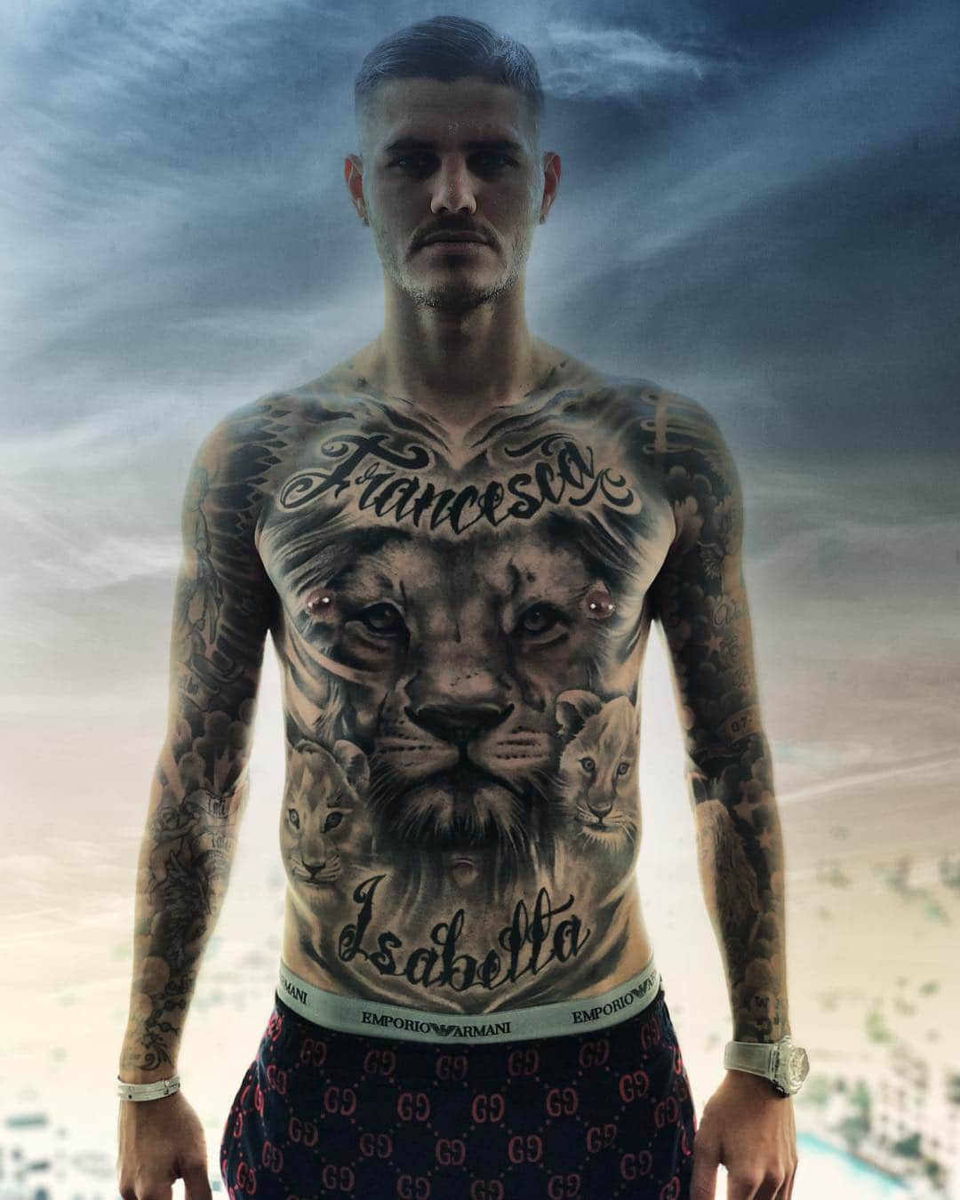 マウロ・イカルディさんのインスタグラム写真 - (マウロ・イカルディInstagram)「Mas hace un León callado que un perro ladrando 🦁 #sky #lion #MI9 #tattoo #ink ✨💥」1月13日 2時59分 - mauroicardi