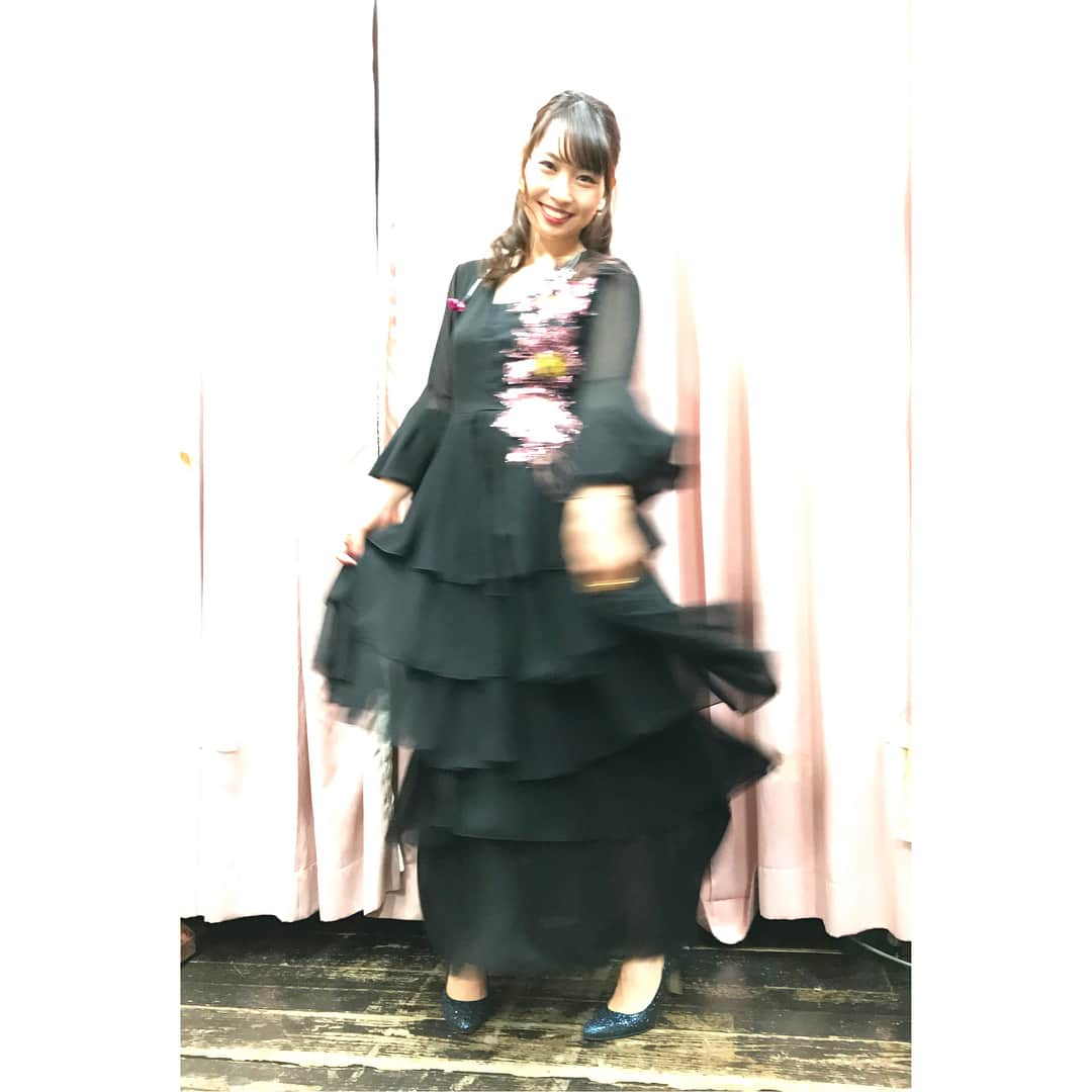 増田有華さんのインスタグラム写真 - (増田有華Instagram)「＊ 昨日のお衣装🌹 いつも衣装さんがたくさん用意してくださって、楽屋に入ったら衣装パレード♡ その時間が好きです。 このドレスは即決！ ステージ映えするスパンコールにやられました〜形も綺麗。 ふわふわだったんだよー。 靴も毎度可愛い。こちらもキラキラスパンコール🤩 いろんな服を着られるのは幸せね💓💓 ＊ #dress #fasion #cool #beauty #black #stage  #衣装 #洋服 #ドレス #ステージ衣装 #ステージ映え #増田有華 #よっしゃあ漢唄 #花の慶次 #アルバム記念ライブ #zepptokyo #zeepじゃないよ笑」1月12日 18時50分 - masuyuka_official