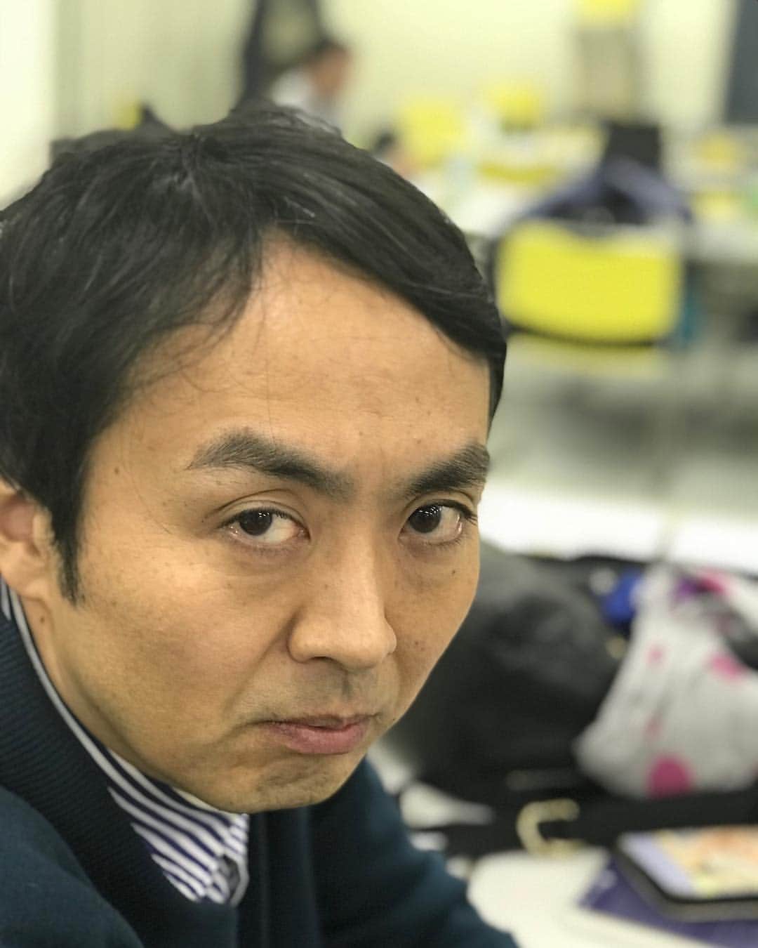 川島明のインスタグラム：「アンガールズ田中くん  #図書館でちょっと物音しただけで睨んでくる人 #駅前で今幸せですかと聞いてくる不幸そうな人 #教えてあげた雑学を数日後教えた本人にドヤ顔で披露してくる奴 #マラソン大会なんかだるいよなと言いつつ見た目で仕上げてきてるのがわかる奴 #竜宮城にて乙姫の前でめちゃくちゃカッコつけてる亀 #ポップコーンになれなかったトウモロコシの不発弾 #インドに行ってから明らかに変なスイッチが入ってしまった友人 #コンパのトイレでの作戦会議中に「俺今日は嫌われ役でいいよ」って言うけどその前からしっかり嫌われてるやつ #野生のピータン #遠藤憲一さんが売れるために捨てたネガティヴな部分 #あなたに助けてもらえなかった体育館の屋根に挟まってるバレーボールです #全てが基準値を超えている死角のない芸人」