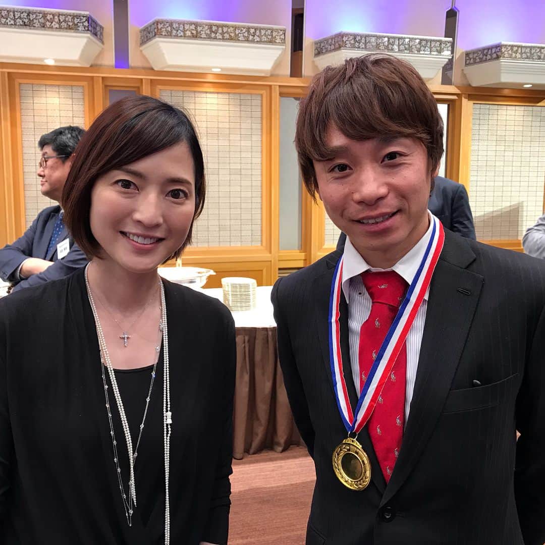 池添謙一さんのインスタグラム写真 - (池添謙一Instagram)「昨日は自分が所属しているスポーツビズという事務所の新年会でした！ 初めて参加したんですけど現役アスリート、今キャスターや解説で活躍されてる方々とお会いすることができいい刺激になりました^_^ 自分ももっと頑張らないとと思った1日でした🐴 #スポーツビズ #小谷実可子さん #長谷川誠さん #荒川晴菜さん #池田大亮さん #田南部夢叶さん #笹原優美さん #長谷川誠さん #千葉真子さん#寺川綾さん#和田一浩さん#見延和靖さん#水鳥寿思#大場美和さん#岩本憧子さん」1月12日 19時52分 - kenchan.0723