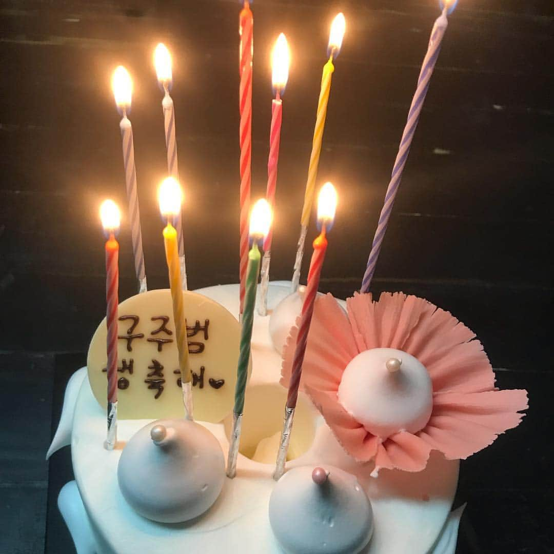 ク・ハラさんのインスタグラム写真 - (ク・ハラInstagram)「Hara HBD💓🎉thank you😝언제나 그대들이 있기에..」1月13日 7時01分 - koohara__