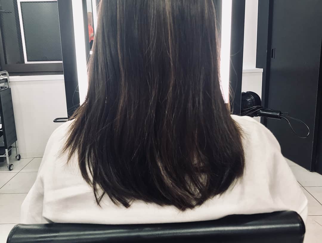 山下奈々美さんのインスタグラム写真 - (山下奈々美Instagram)「一度、髪を切り出しだら止まらない😂 ・ また @izumi_takahiro.jp  さんに切ってもらった！ いつもありがとうございます💗 ・ 今回のヘアチェンジはCanCam 4月号にも詳細載るのでよかったらみてください😊 #今更ですがあけましておめでとう#ヘアチェンジ#ボブ復活#hair#ボブ」1月15日 0時22分 - nanami_yamanana
