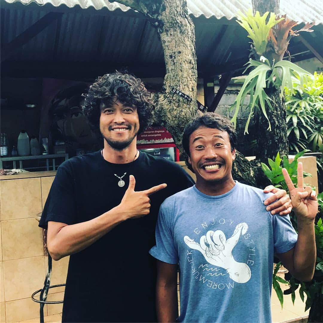 三浦理志さんのインスタグラム写真 - (三浦理志Instagram)「バリでガイドを頼むならこの男に間違いないです！ @andi.kun7314  ナイスガイ！ #surftrip #surf #surfing #surfandnorf #bali #indonesia」1月14日 19時16分 - mar4m