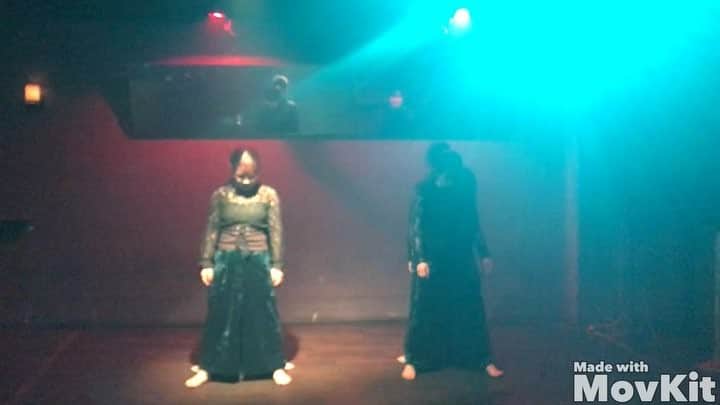 東坂みゆのインスタグラム：「aura❤️dance movie. 振り付け構成しました😳 . ↑パート1 . ずっとこの曲でダンス作ってみたかったの〜❤️ . ♩> Look What You Made Me Do ♩> ノンフィクション . kana @kkkkana  SARINA @mtsss39  Miku @miku_1126pm . 3人方ほんまにありがと😭❤️🙇‍♀️ . 見てくれた人に何か伝われば良いな〜。 . 届け！⭐️笑 . #dance #dancer #振り付け師 #choreographer #jazzfunk #踊ってみた #LookWhatYouMadeMeDo #taylorswift  #ノンフィクション #平井堅」
