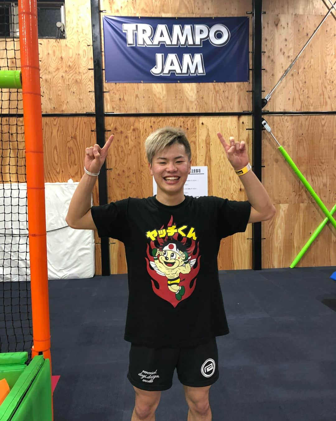 那須川天心さんのインスタグラム写真 - (那須川天心Instagram)「JumPowerトランポリンへ行ってきました！ 前回1番上まで出来なくて悔しかったのでリベンジ😋😋 無事成功！ めちゃくちゃ疲れたけど楽しかった！ 良い日曜日でした！🤩 #ジャンパワートランポリン  #ウォールチャレンジ  #rvddw  #ヤッチ君T」1月14日 21時23分 - tenshin.nasukawa