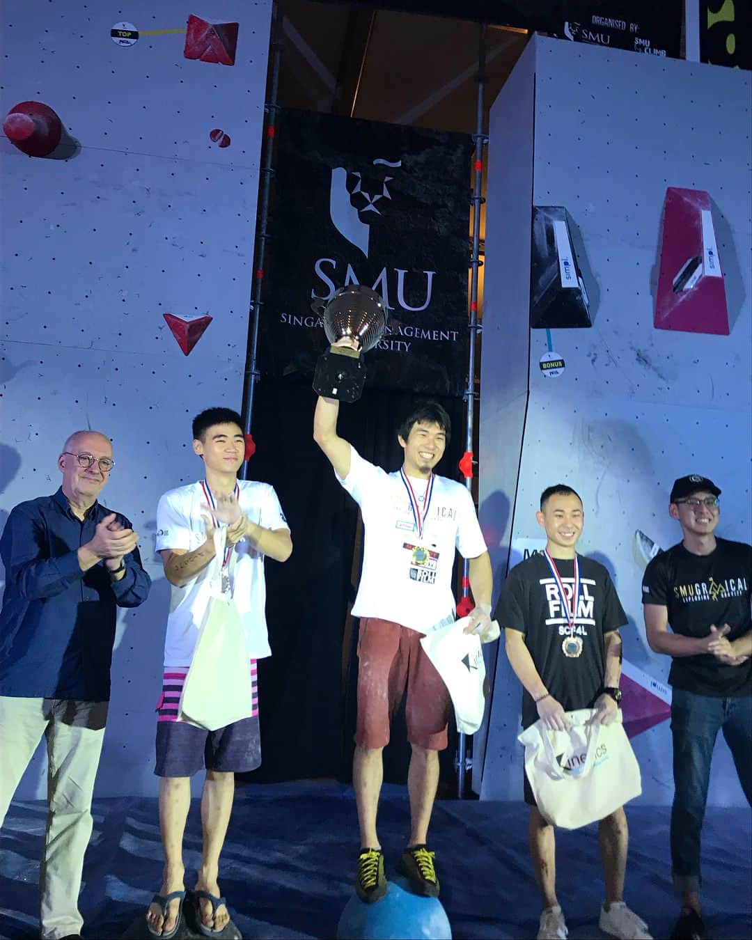 杉本怜のインスタグラム：「I won SMU gravical 2018!! It is hard for me because @denniscrm and @ashergavin were super strong. I enjoyed Singapore trip very much!! Thank you all guys!! #smugravical2018」