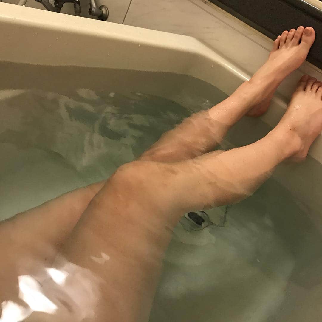 小柳歩さんのインスタグラム写真 - (小柳歩Instagram)「ふひー。朝からお風呂。 ぬくぬーく。ぬーく。」1月15日 7時49分 - koyayukoyayu