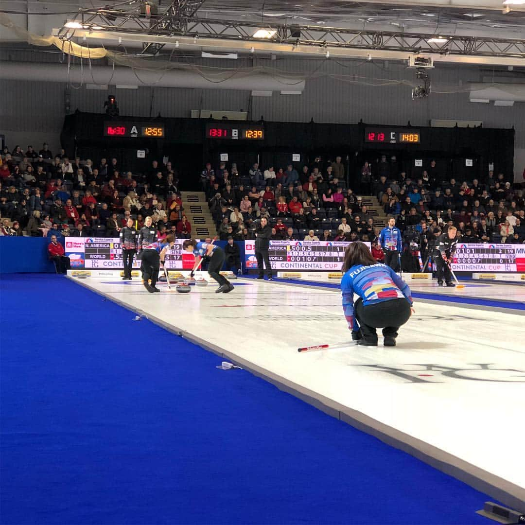 ジェームス・ダグラス・リンドさんのインスタグラム写真 - (ジェームス・ダグラス・リンドInstagram)「My view from the Continental Cup of #curling this weekend. The girls had a blast being a part of Team World!」1月15日 9時21分 - j.d.lind