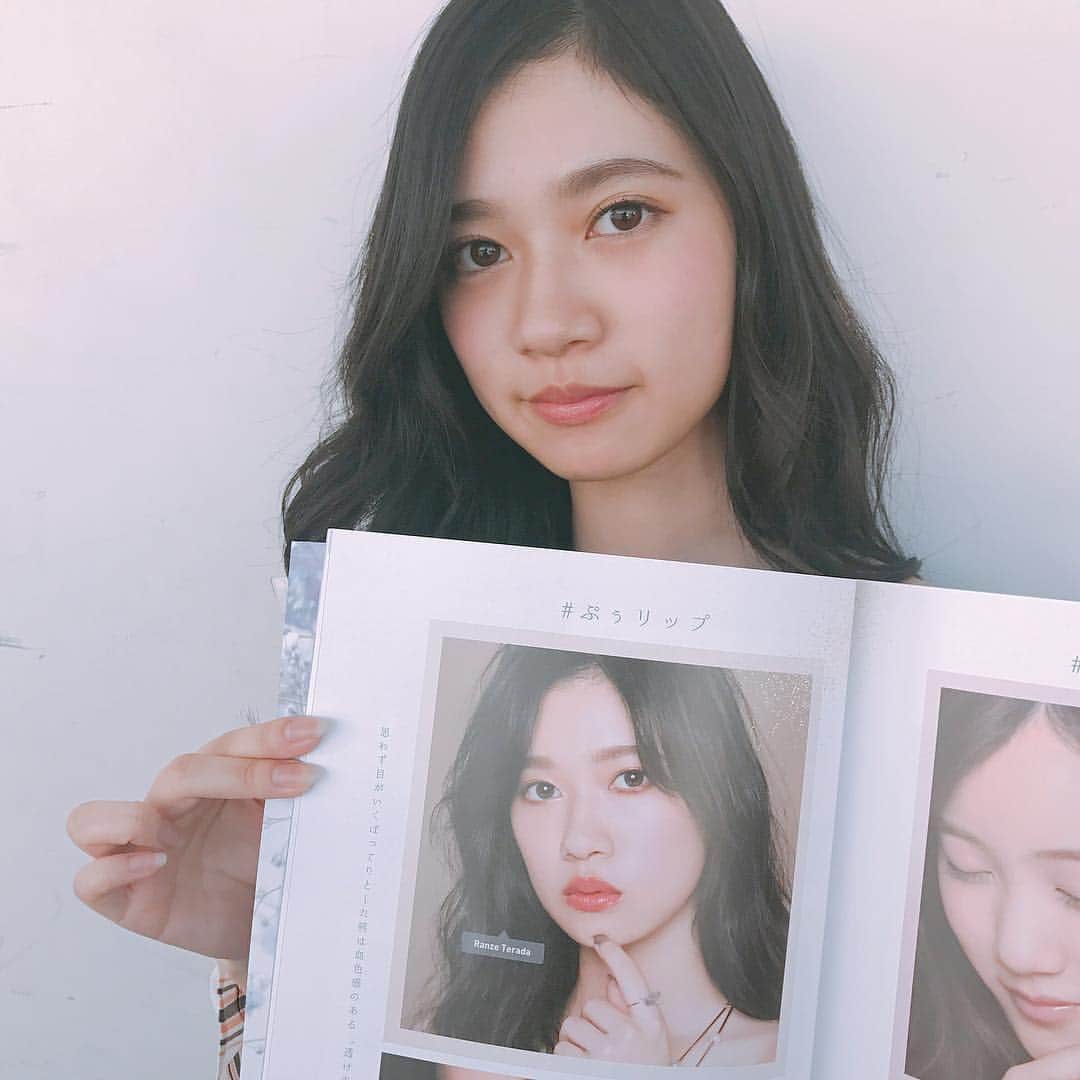 乃木坂46のインスタグラム：「ビューティ企画に登場した#寺田蘭世 さん💛ぷっくりとしたきれいなリップに注目です！使用コスメは本誌をチェック！  #N46MODE #乃木坂46 #寺田蘭世」