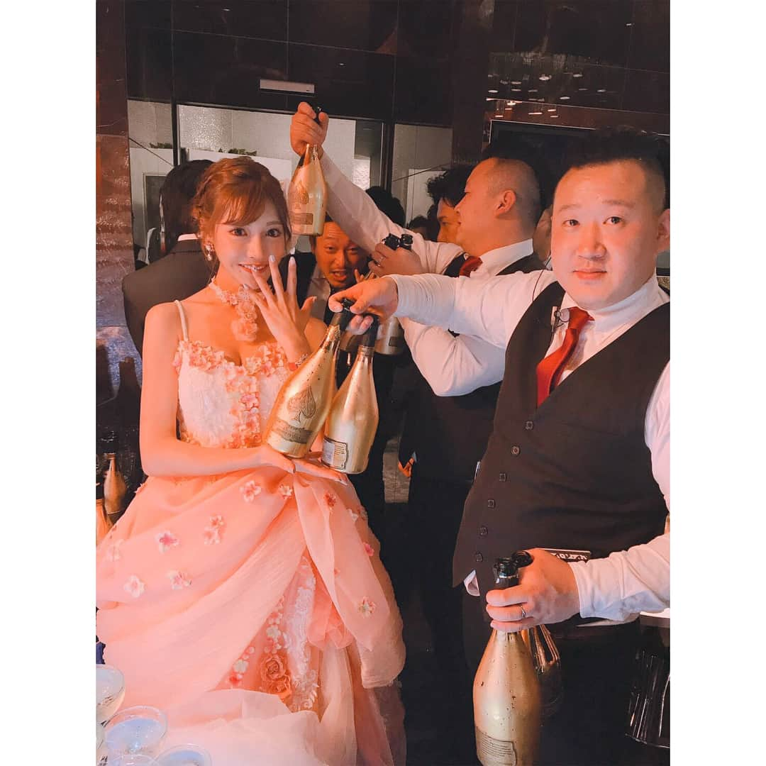 明日花キララさんのインスタグラム写真 - (明日花キララInstagram)「レミーとアルマンドたくさんたくさん飲みました👨‍🍳💓 . 来てくれた皆さんありがとうございました🌸」12月23日 2時31分 - asukakiraran