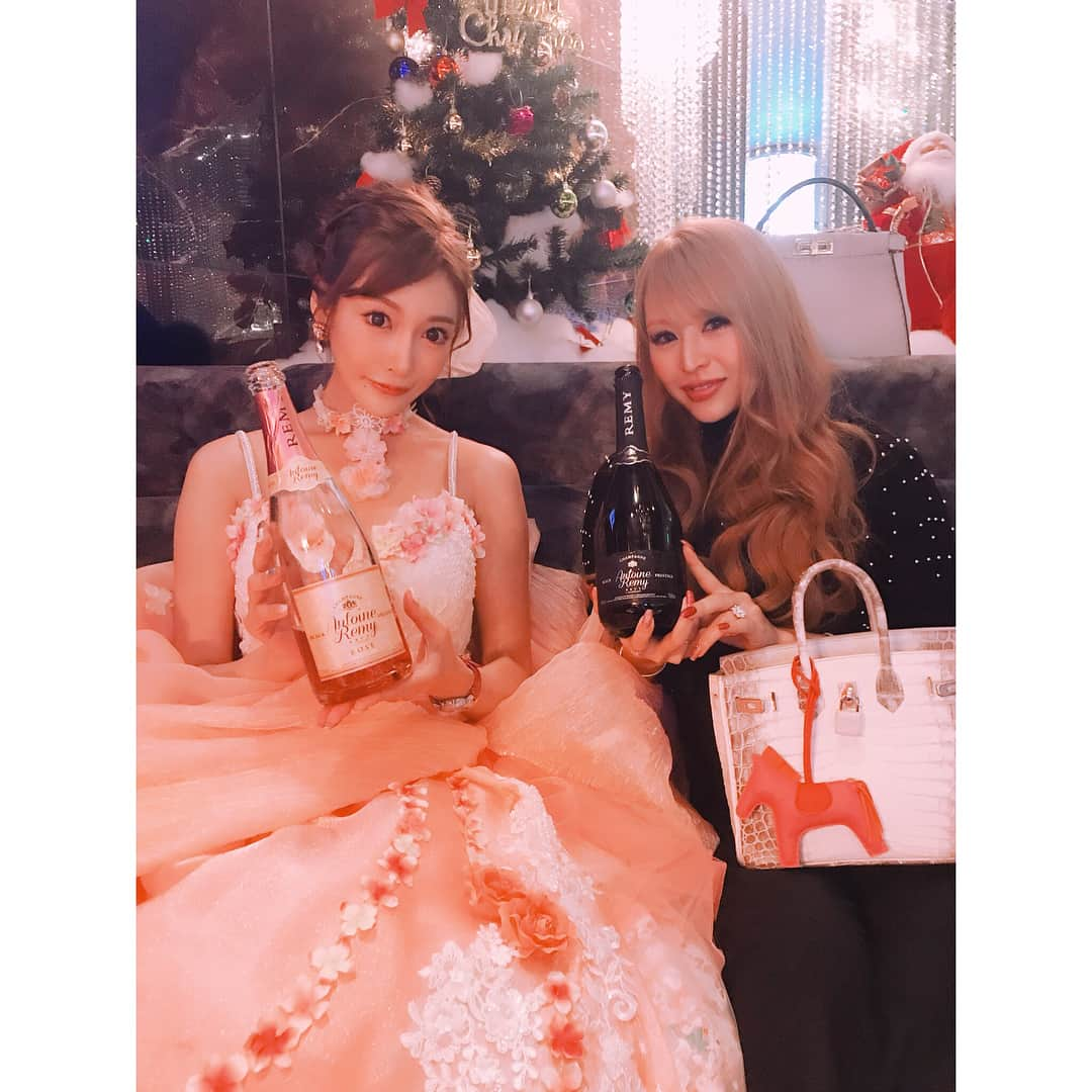 明日花キララさんのインスタグラム写真 - (明日花キララInstagram)「レミーとアルマンドたくさんたくさん飲みました👨‍🍳💓 . 来てくれた皆さんありがとうございました🌸」12月23日 2時31分 - asukakiraran