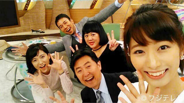 フジテレビ「とくダネ！」のインスタグラム：「みなさんこんばんは😊 忘年会の方が多いのでしょうか、12月最後からふたつめの金曜日🍻 もう後いくつ寝ると…お正月の前にクリスマスがやってくる‼︎みなさんはクリスマスの予定、もう決まりましたか😌？？ #とくダネ #中瀬ゆかり  #グローバー #笠井信輔  #梅津弥英子 #海老原優香 #今週もお疲れ様でした🍀」