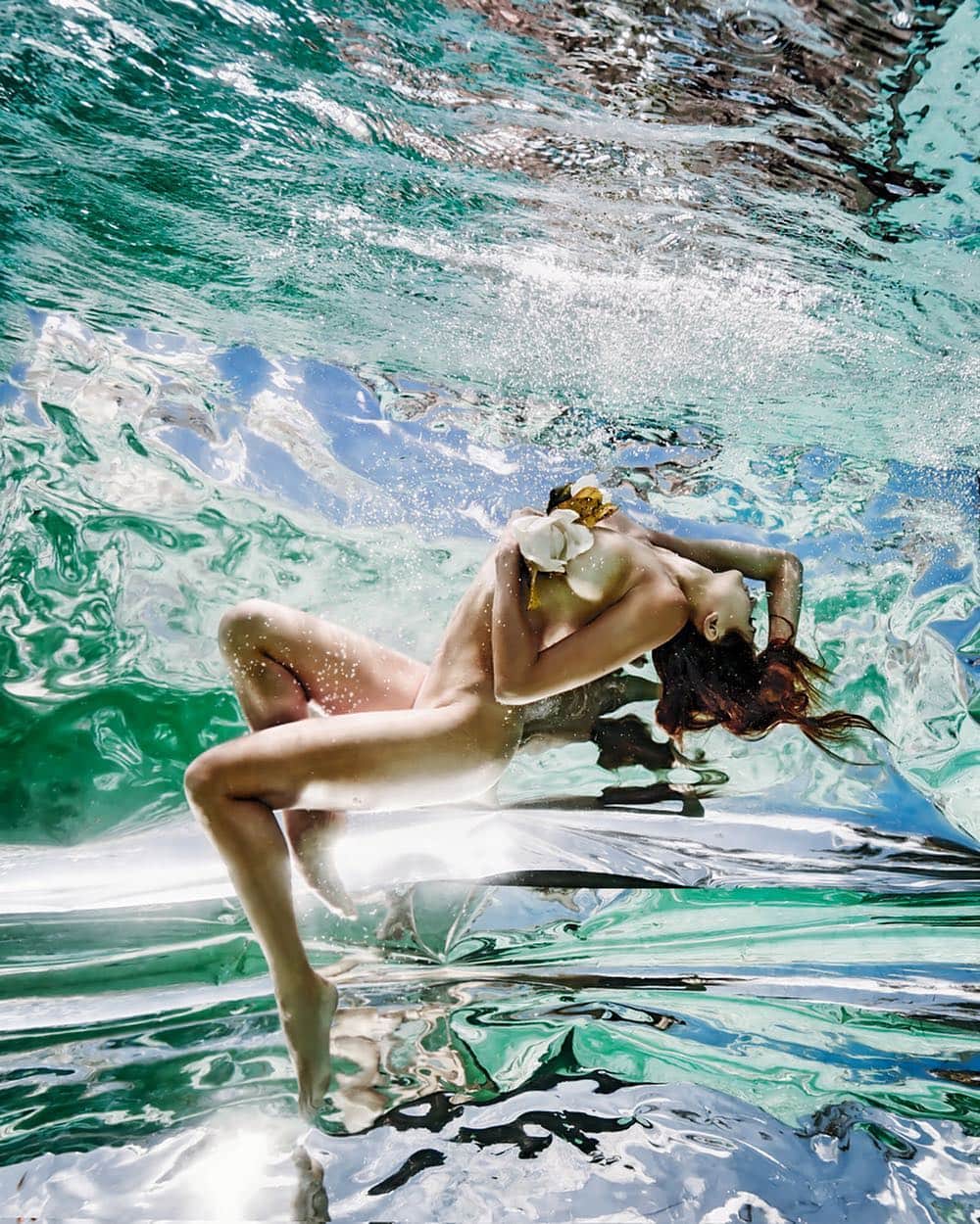 Elena Kalisのインスタグラム：「Reflections  @sunallure 💦」