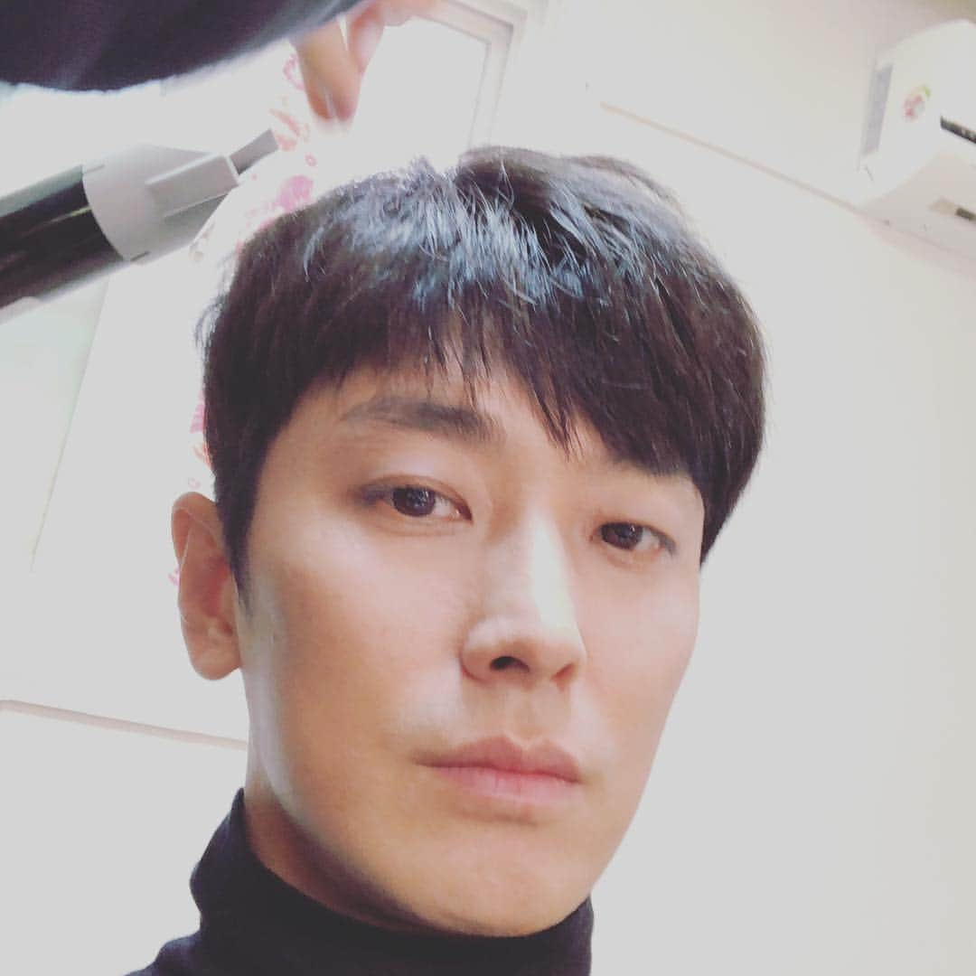 チュ・ジフンさんのインスタグラム写真 - (チュ・ジフンInstagram)「#신과함께 무대인사」12月23日 14時57分 - _jujihoon