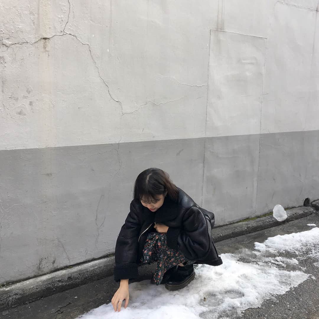 柿本絢菜 (24)さんのインスタグラム写真 - (柿本絢菜 (24)Instagram)「ムスタン可愛すぎるよ❤️ 全身 #OHOTORO DAYO❤️ #韓国 #雪 #ムスタン」12月23日 18時18分 - aa_2.8