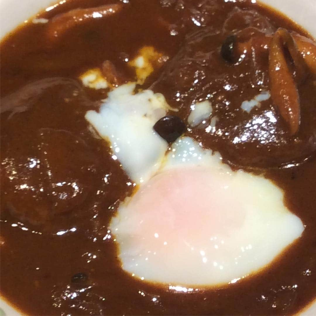 炉端まじめや　広島立町店のインスタグラム：「試作料理・チーズinハンバーグのカレー煮込みです。 #広島 #立町 #まじめや #試作料理 #hiroshima #ダブルタップしてください」