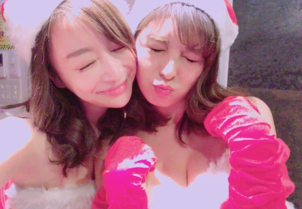 竹内渉さんのインスタグラム写真 - (竹内渉Instagram)「少し前の写真ですが.. いろサンタあゆサンタ🤶🤶 merry christmas☺️🎄✨* * 오늘 찍은 사진 아니지만...메리메리 크리스마스❤️❤️」12月24日 21時06分 - ayumu_takeuchi