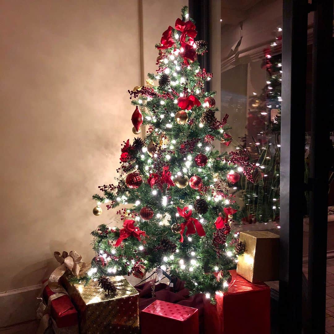 ソン・イェジンさんのインスタグラム写真 - (ソン・イェジンInstagram)「Merry Christmas!🎄🎁😘」12月25日 11時24分 - yejinhand