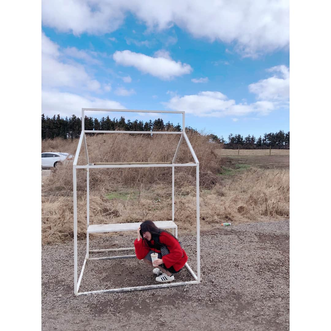 ジンジュ のインスタグラム：「쿵했다 쿵 #jeju」