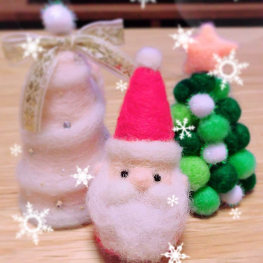 希志あいのさんのインスタグラム写真 - (希志あいのInstagram)「‪゜:。* ゜.MerryX'mas゜:。* ゜.‬ ‪✨🎄🎁🎂🍸🎅💕🎄✨‬ ‪素敵なクリスマスを👐🐶💓‬ ‪#大きいチキン食べたい #手作りサンタさん #メリークリスマス #自撮りに慣れない犬 #可愛い」12月25日 17時07分 - aino_kishi